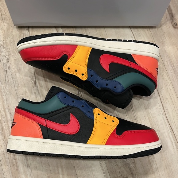 Nike Jordan 1 Low SE - Picture 4 of 8